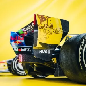 racing-bulls-special-livery-for-the-2026-miami-gp-v0-h3p9zh41q7yg1.webp