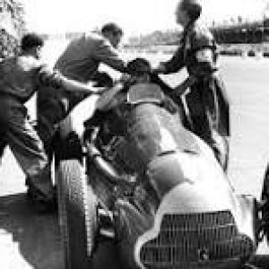 Media '1950-formula-1-grand-prix3.jpeg' in category '1950's Formula One Car Best Shots'